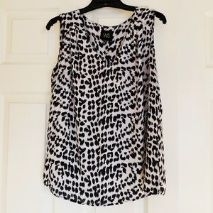 W5 sleeveless black and white animal print blouse